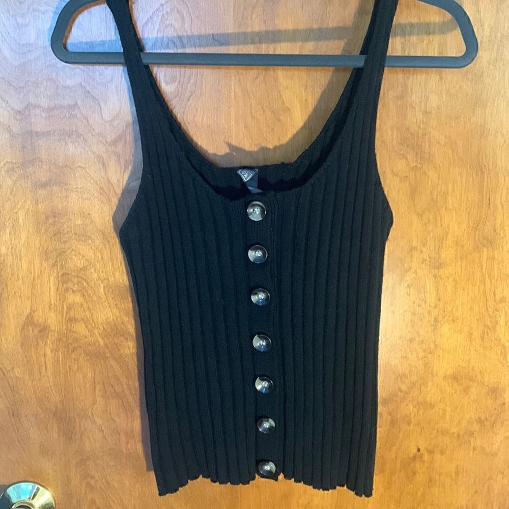 Ayla Francesca’s EUC black sweater tank top Size Small